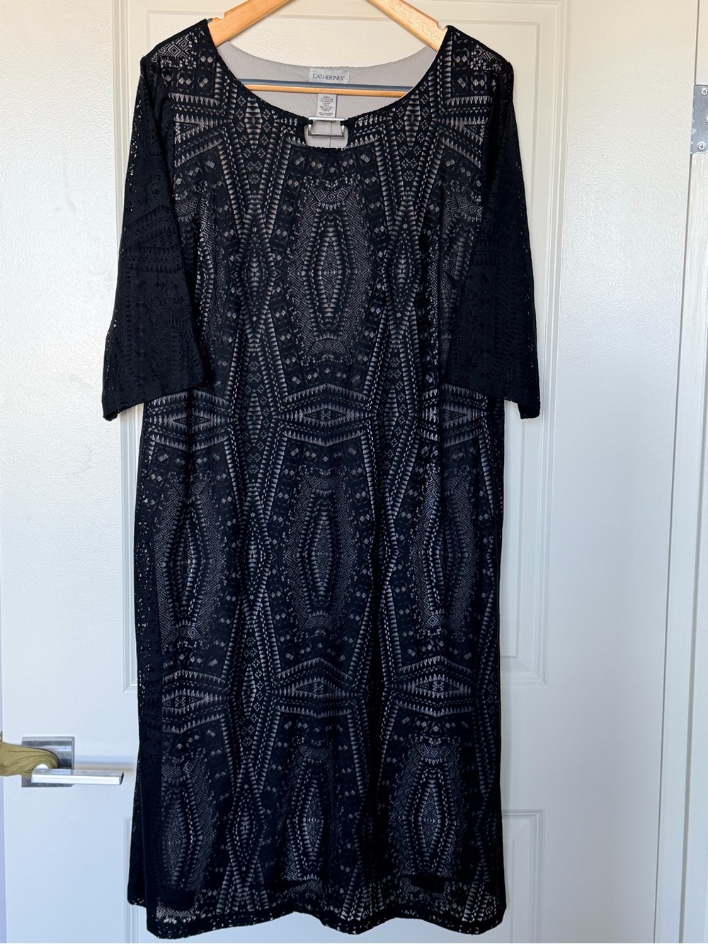 Catherines Black Geometric Lace Dress 2X Keyhole